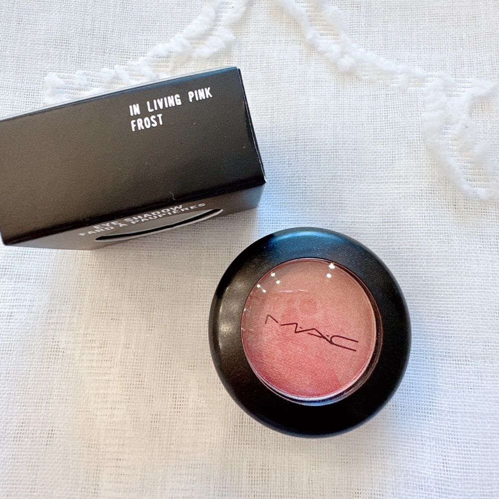 NIB MAC Cosmetics Eye Shadow In Living Pink Frost 1.5g - Picture 2 of 7